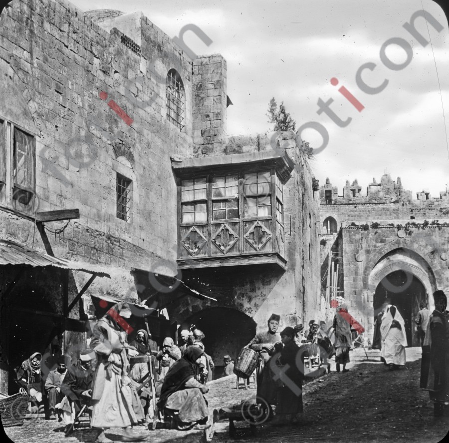 Am Damaskustor  | At the Damascus Gate - Foto foticon-simon-149a-015-sw.jpg | foticon.de - Bilddatenbank für Motive aus Geschichte und Kultur